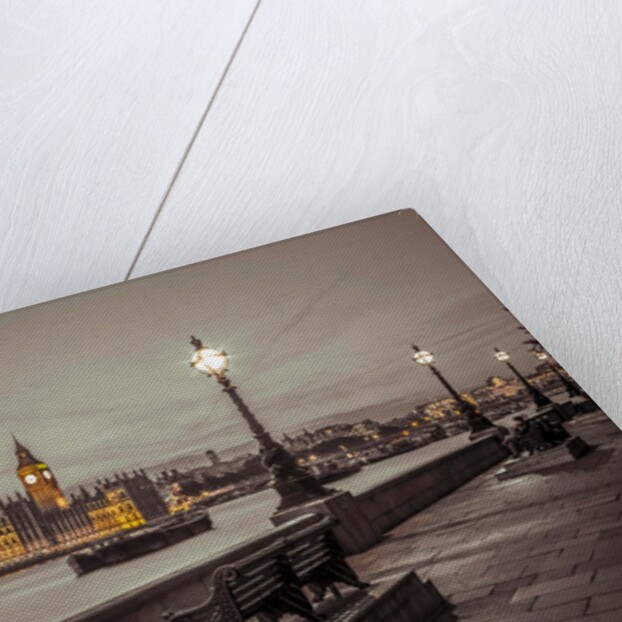 Thames promenade, London by Assaf Frank